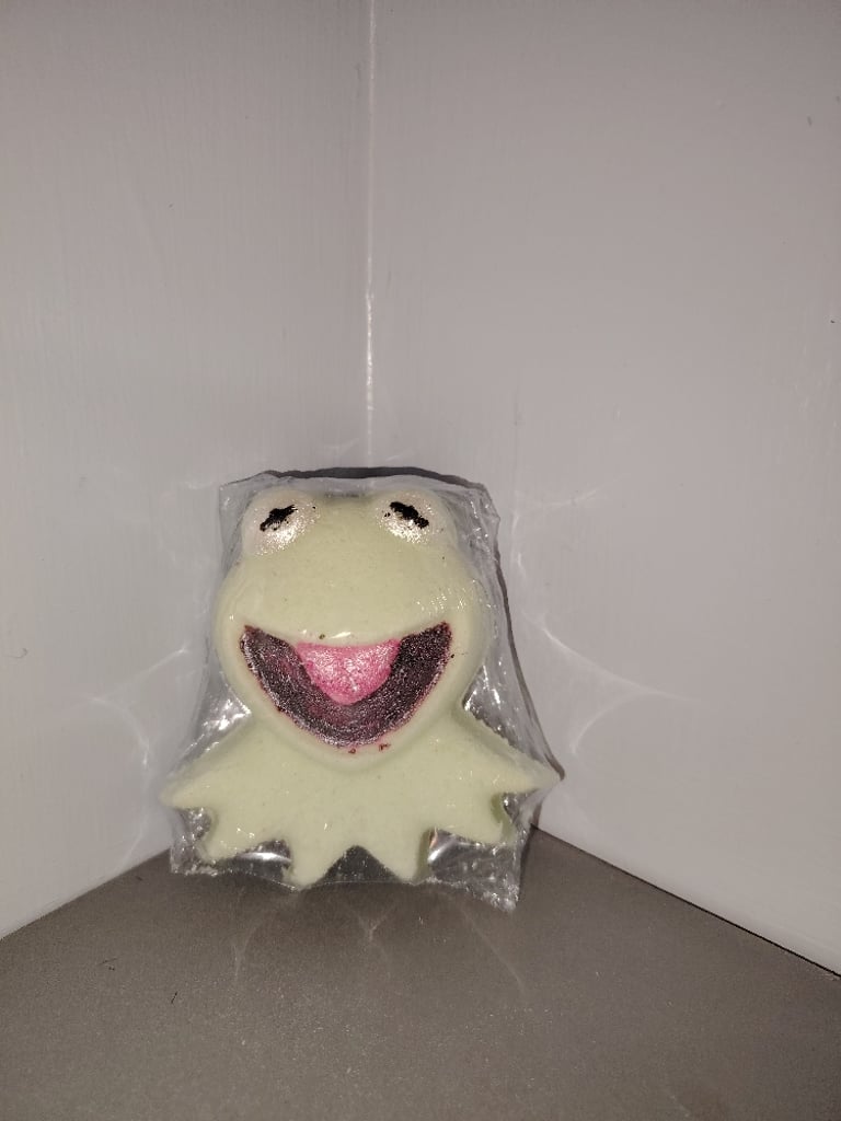 K-frog watermelon bath bomb